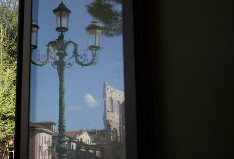 پانسیون Arena Luxury Rooms