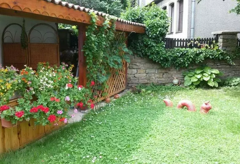 Majatalo Borova House