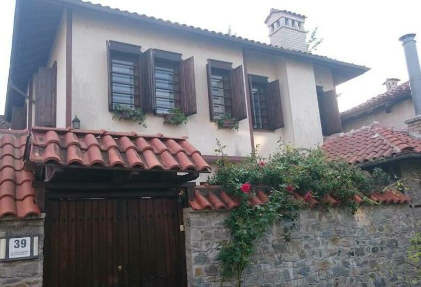 פנסיון Guest House The House