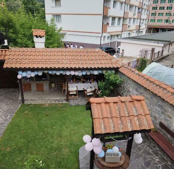 פנסיון Guest House The House