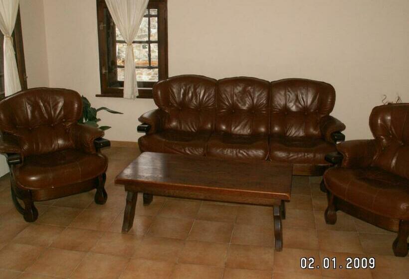 פנסיון Guest House The House