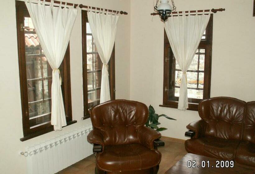 פנסיון Guest House The House