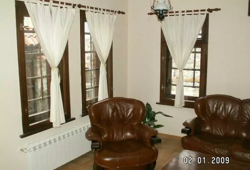 Majatalo Guest House The House