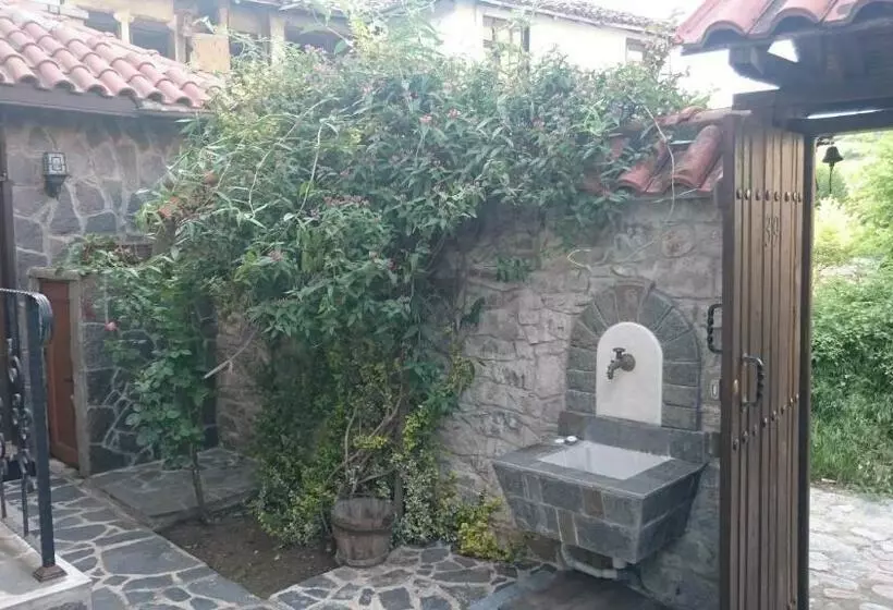 Majatalo Guest House The House