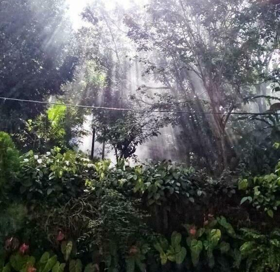 پانسیون Hiru Resort Inn Unawatuna