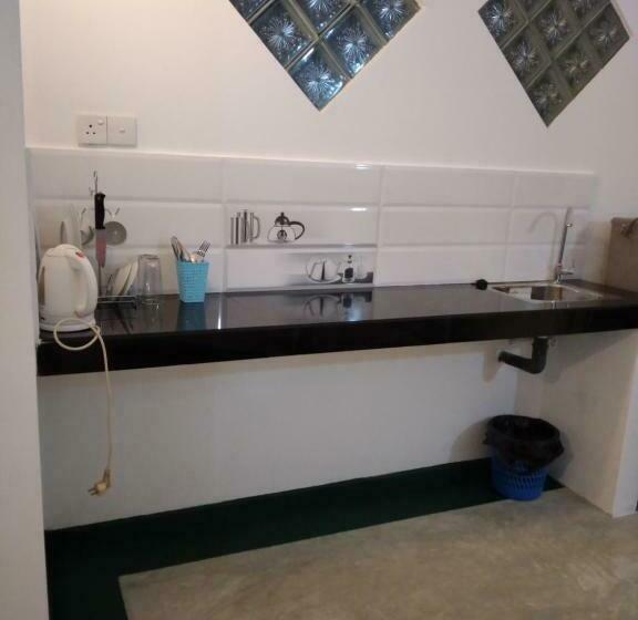 پانسیون Hiru Resort Inn Unawatuna