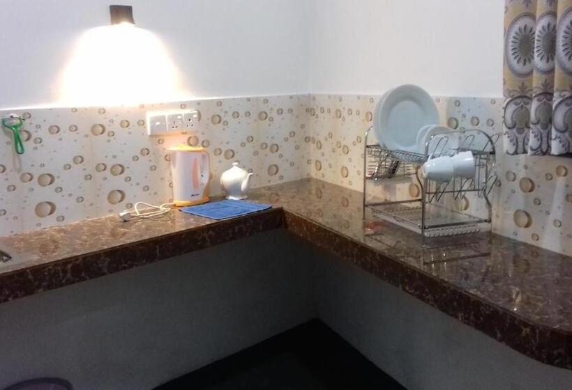 پانسیون Hiru Resort Inn Unawatuna