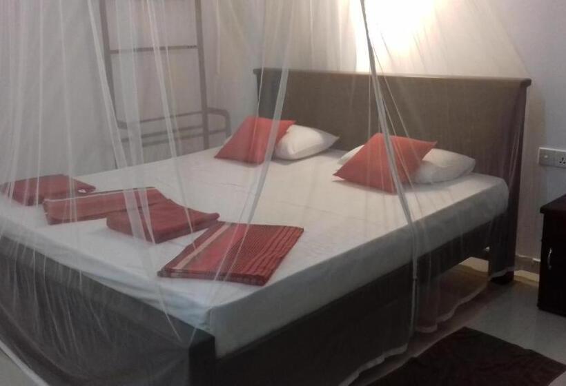 پانسیون Hiru Resort Inn Unawatuna