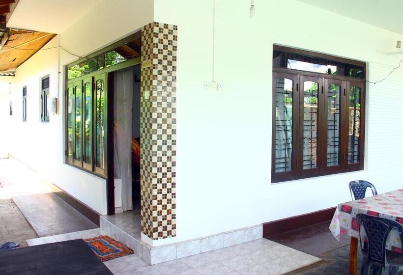 Pensão Mirissa Harbour View