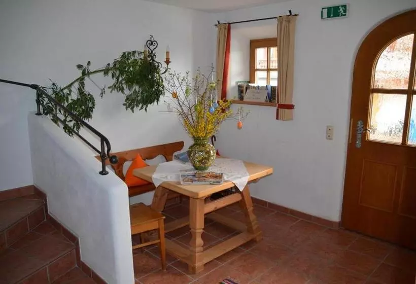 Retkeilymaja Berggasthaus Weingarten