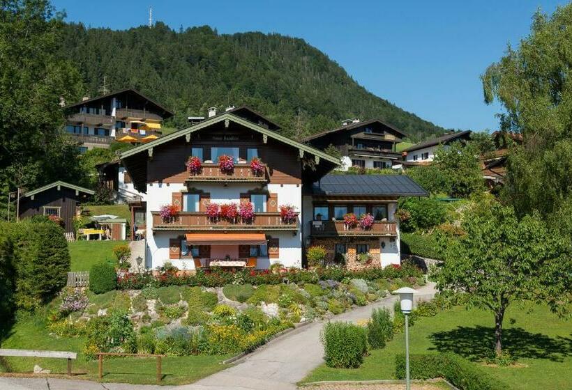 هاستل Haus Karoline