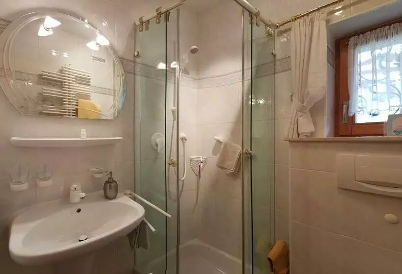 Retkeilymaja Haus Karoline