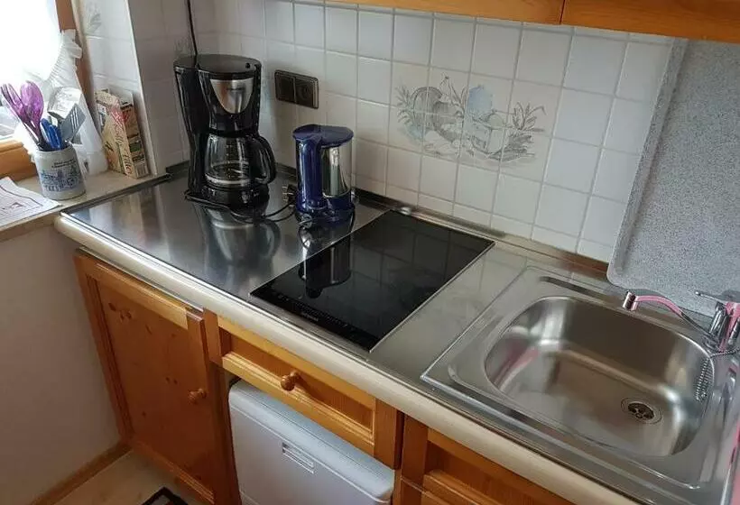 Retkeilymaja Haus Karoline