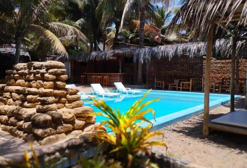هاستل Nómada Del Mar Máncora Playa & Piscina