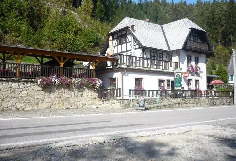 Retkeilymaja Pension Rybářská Bašta