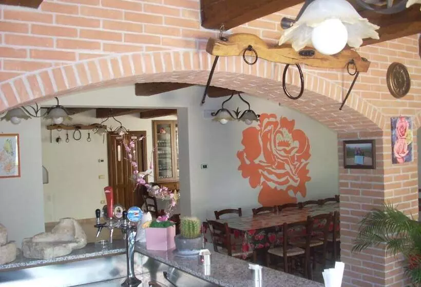 ホテル Agriturismo La Rosa Montefalco