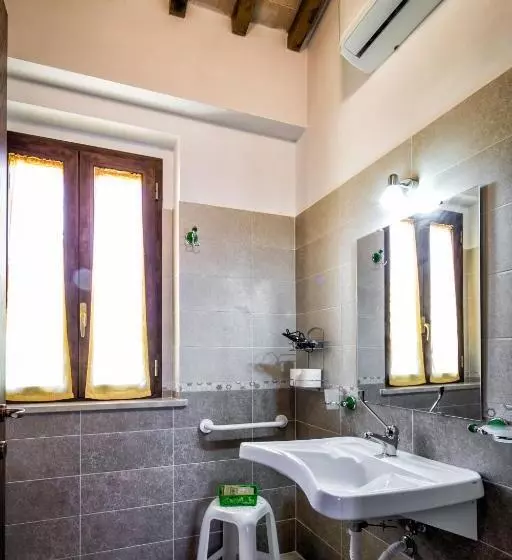 ホテル Agriturismo La Rosa Montefalco