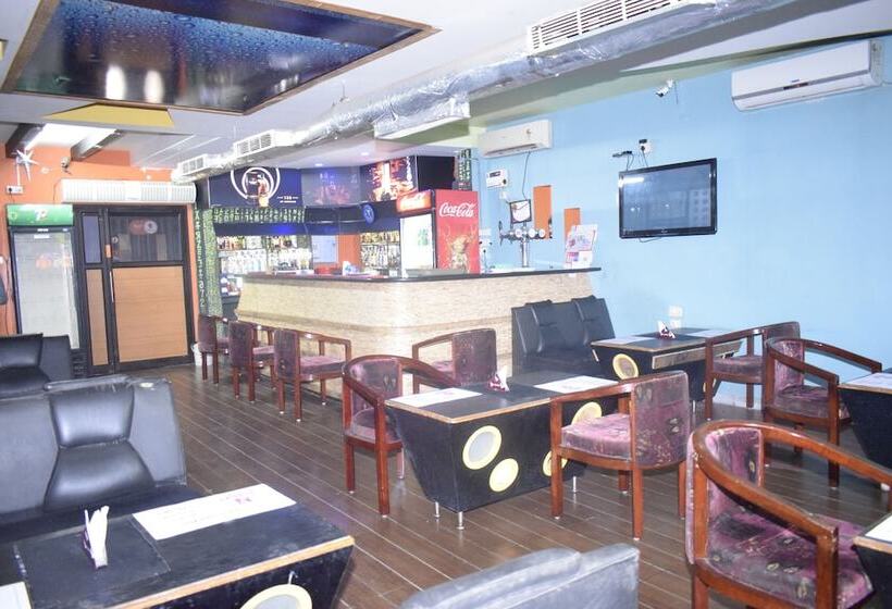 فندق Golden Sun Inn