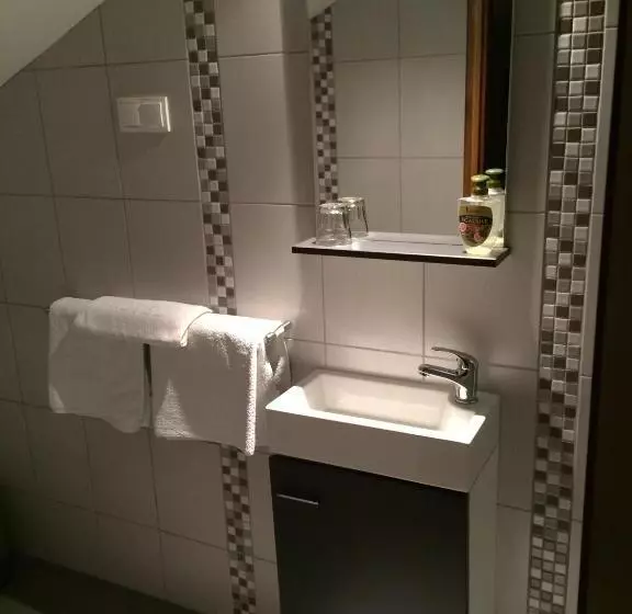 Majatalo 16 Lakes Guesthouse