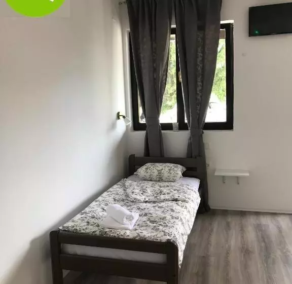 Majatalo 16 Lakes Guesthouse