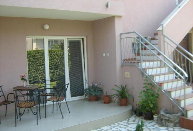 پانسیون Mitko S Guest House