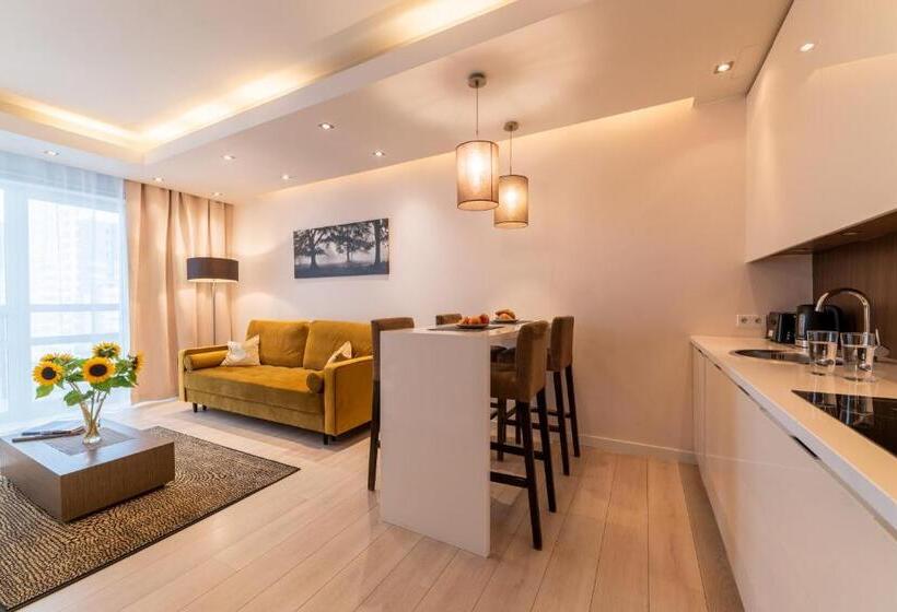 Platinum Towers E Apartments