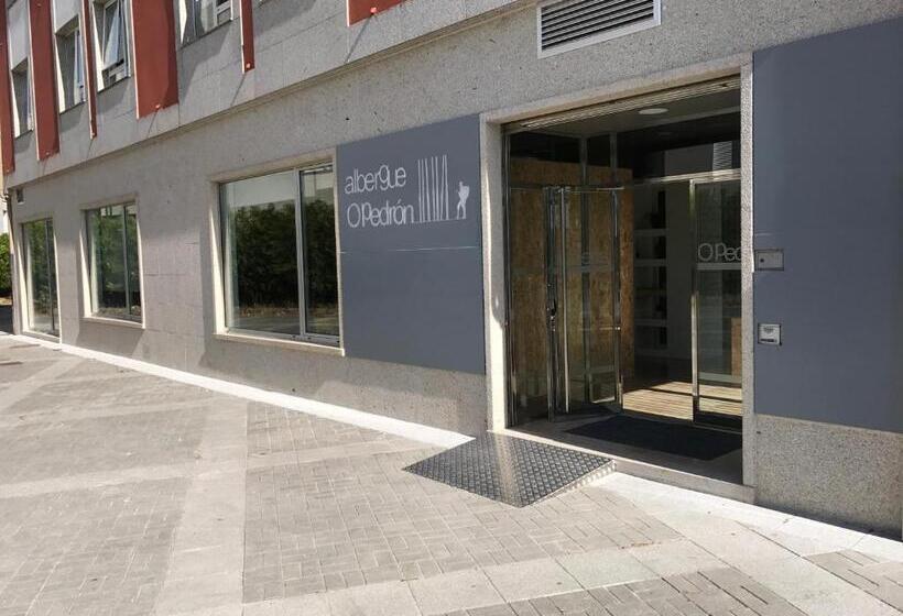 Albergue O Pedrón Hostel & Rooms