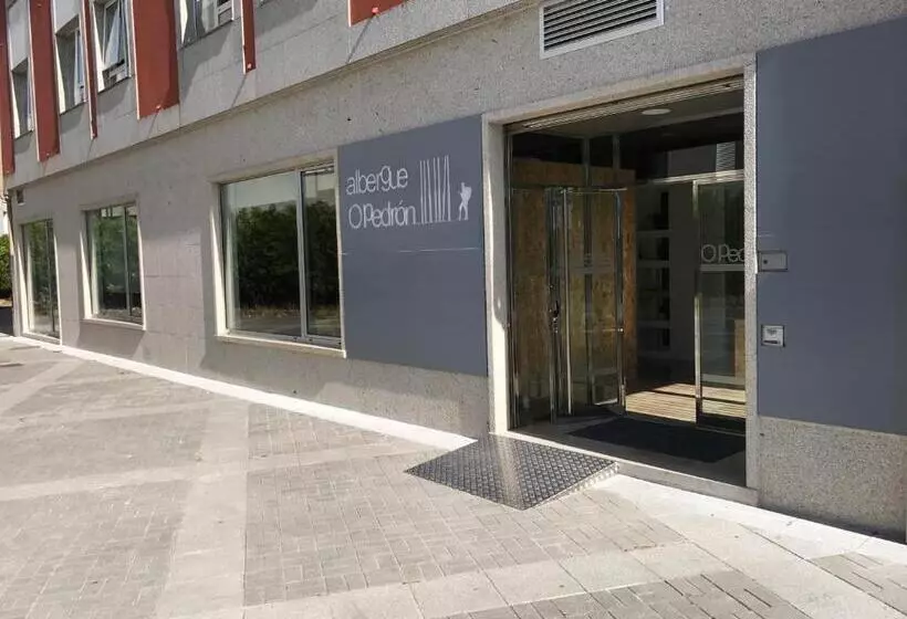 Albergue O Pedrón Hostel & Rooms