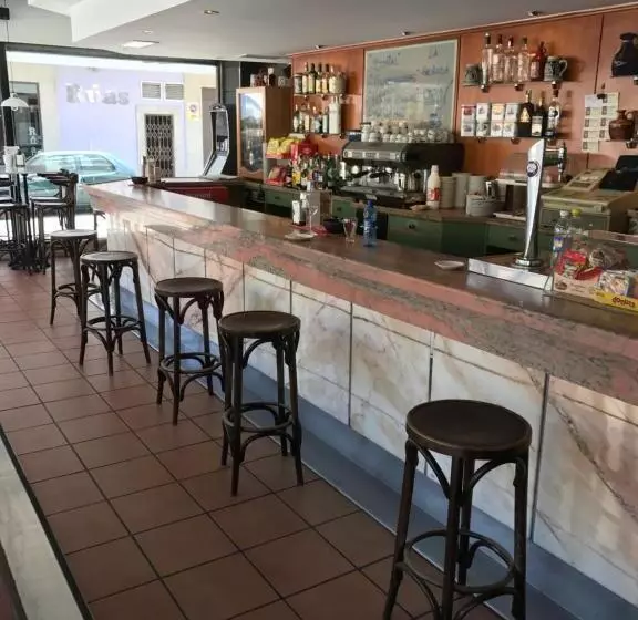 Albergue O Pedrón Hostel & Rooms