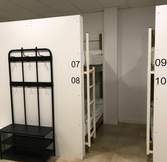 Albergue O Pedrón Hostel & Rooms