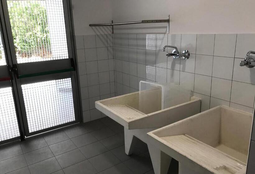 Albergue O Pedrón Hostel & Rooms