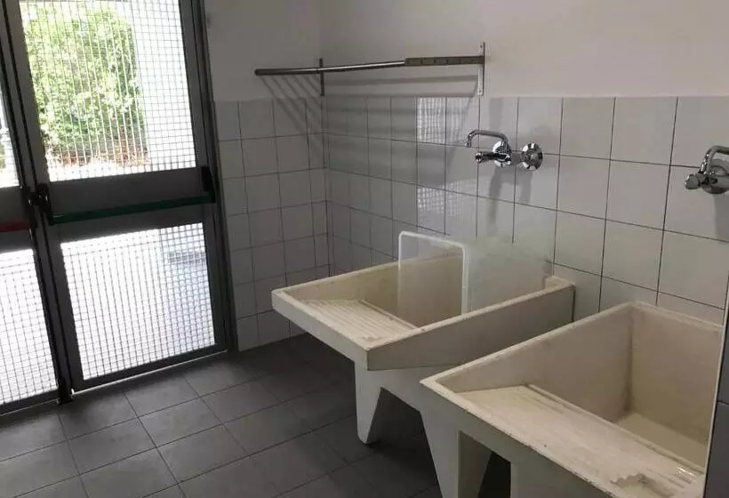 Albergue O Pedrón Hostel & Rooms