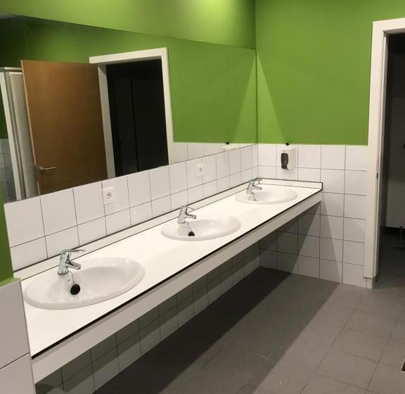 Albergue O Pedrón Hostel & Rooms