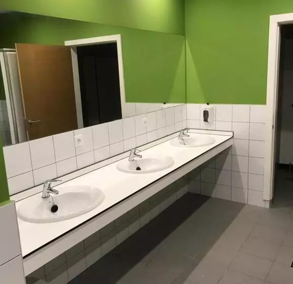 Albergue O Pedrón Hostel & Rooms