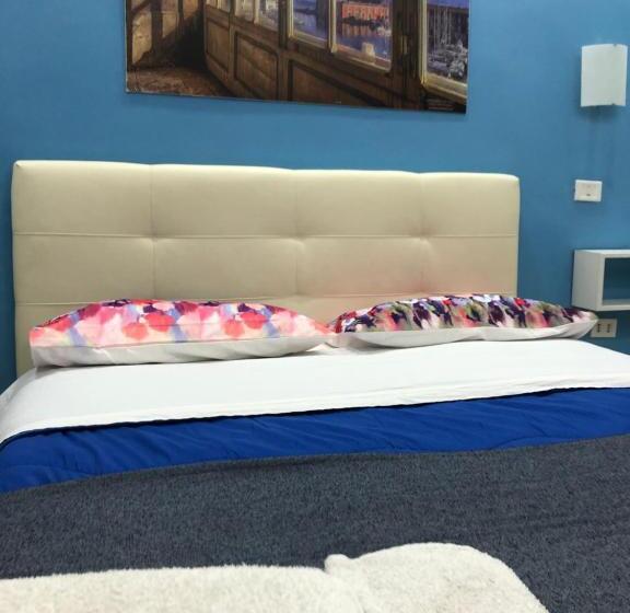 تختخواب و صبحانه Decumani Prestige