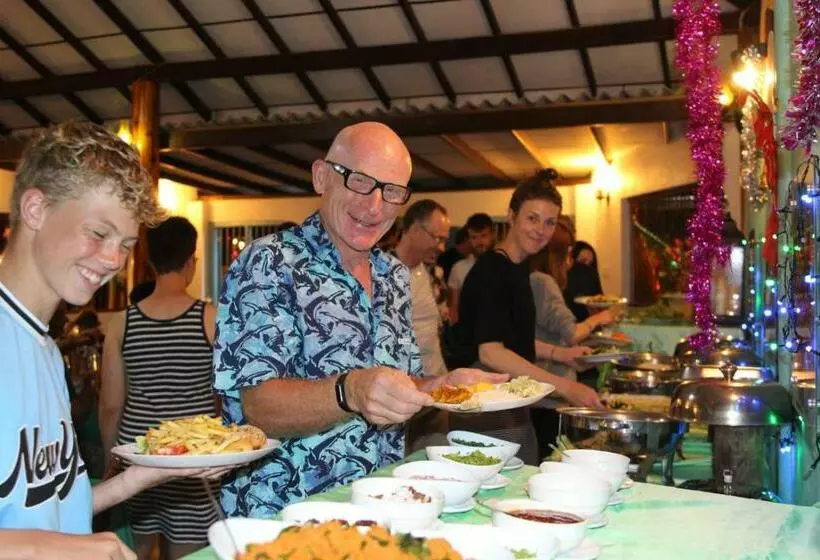 De Silva Palm Resort