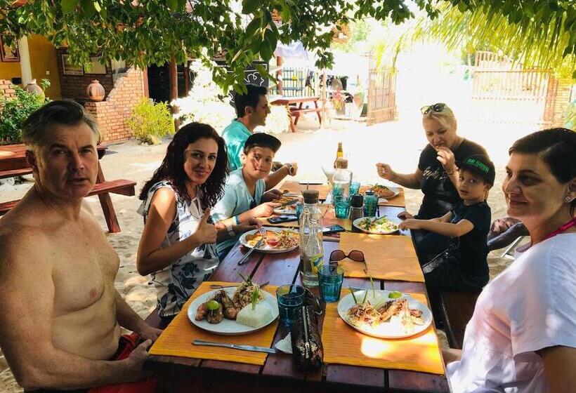 De Silva Palm Resort