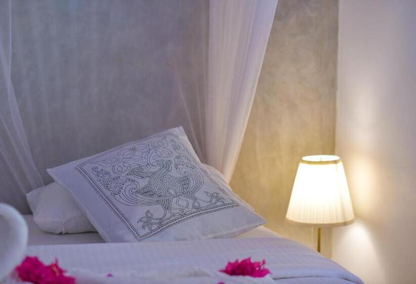 De Silva Palm Resort