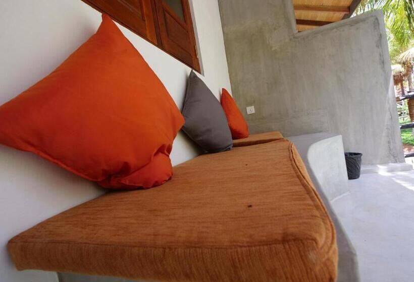 De Silva Palm Resort