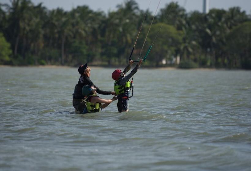 De Silva Palm Resort