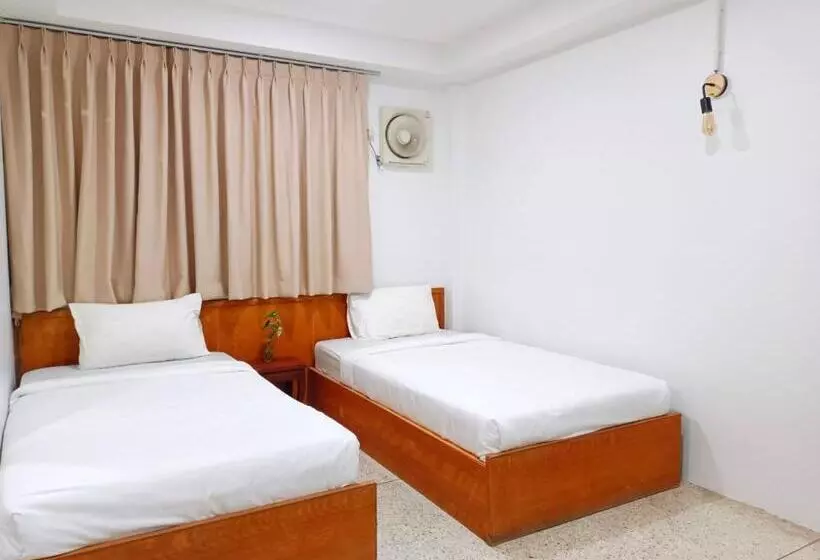 Hotelli Bangsaphan Resort