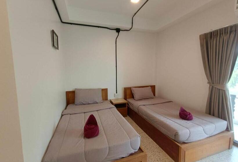 בית מלון כפרי Bangsaphan Resort