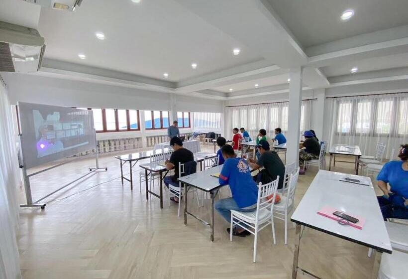 בית מלון כפרי Bangsaphan Resort