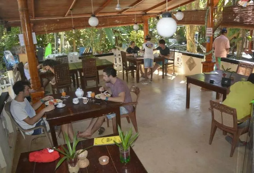 هتل Mama S Place Mirissa