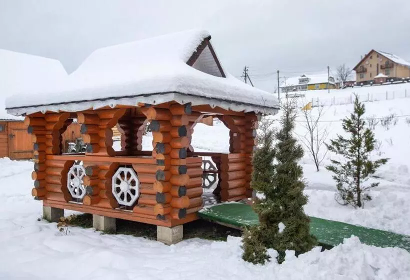 Hotelli Sadyba U Halyny