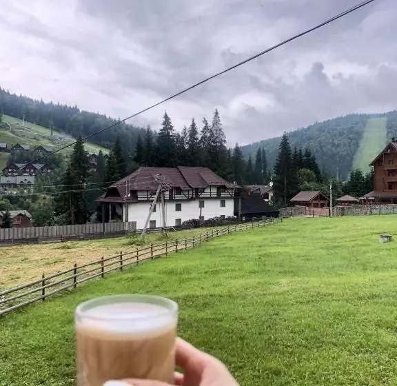 Hotelli Sadyba U Halyny