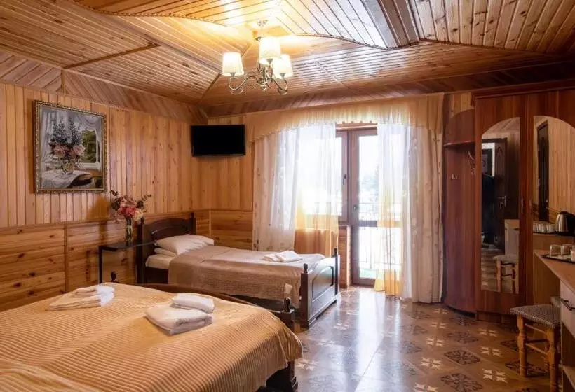 Hotelli Sadyba U Halyny