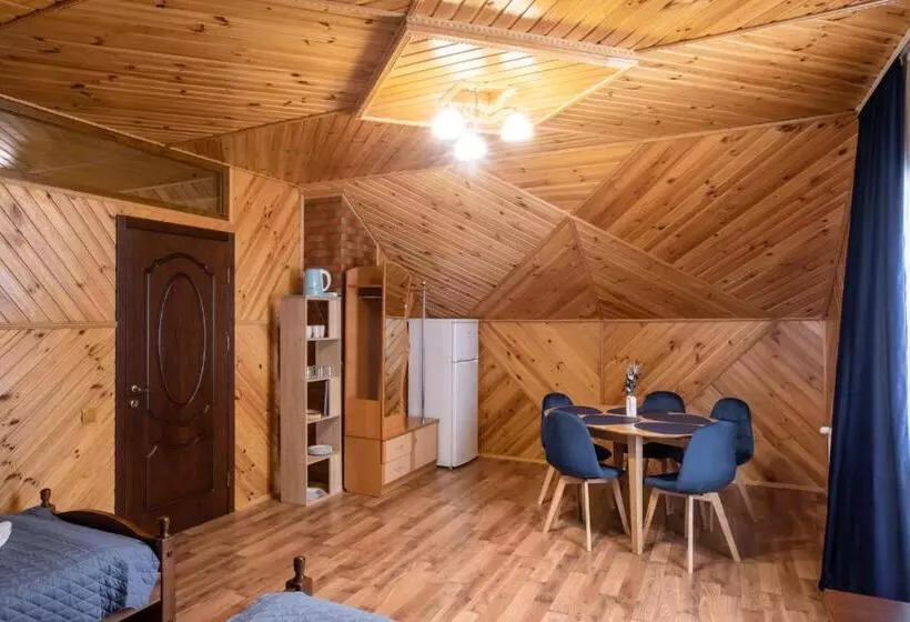 Hotelli Sadyba U Halyny