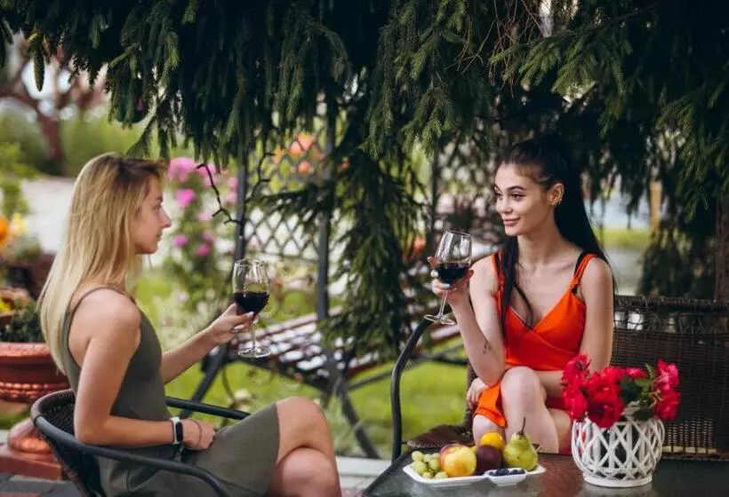 Hotelli Sadyba U Halyny