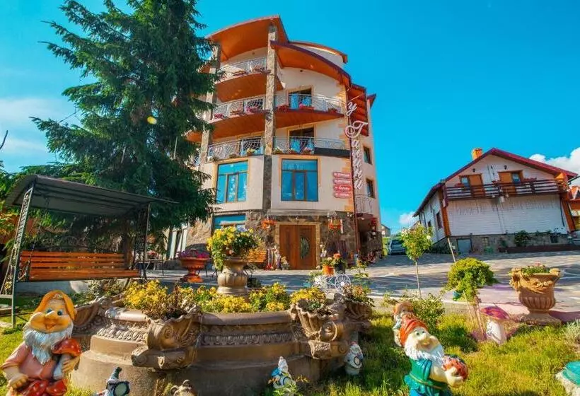 Hotelli Sadyba U Halyny